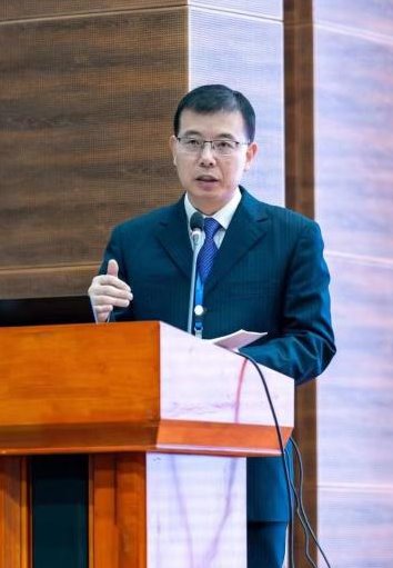 【2024师德标兵候选人风采】外国语学院：任育新