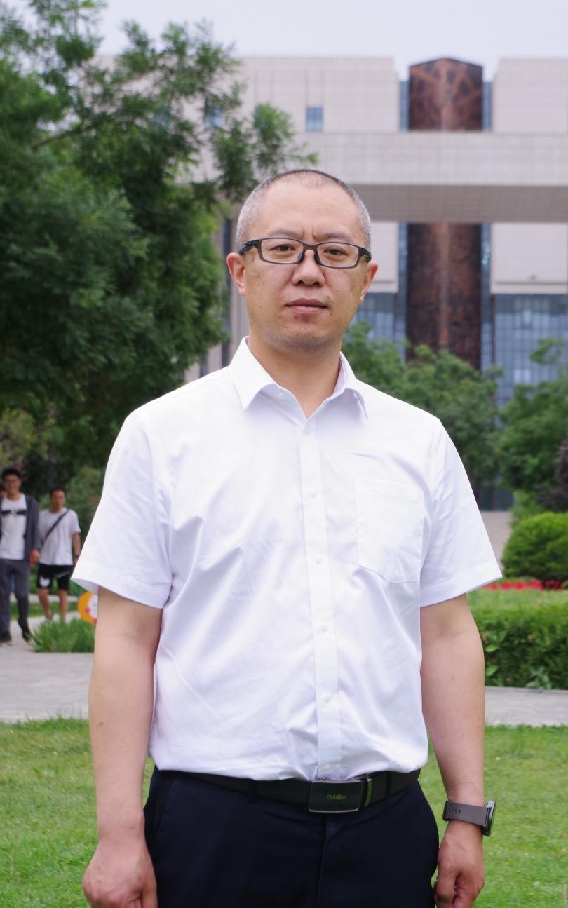 2021年师德标兵陈伟：用最高的水平让学生获得最大的收获