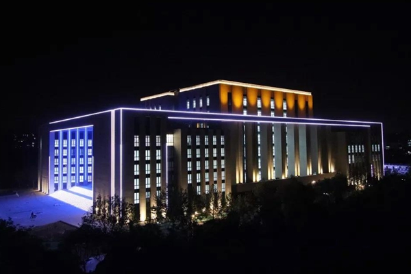 佰富彩主页西校区图书馆璀璨夜景