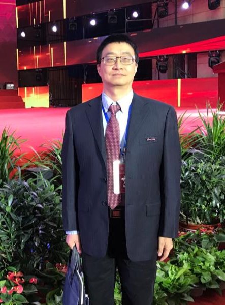 【2022师德标兵候选人风采】 材料学院：石玗