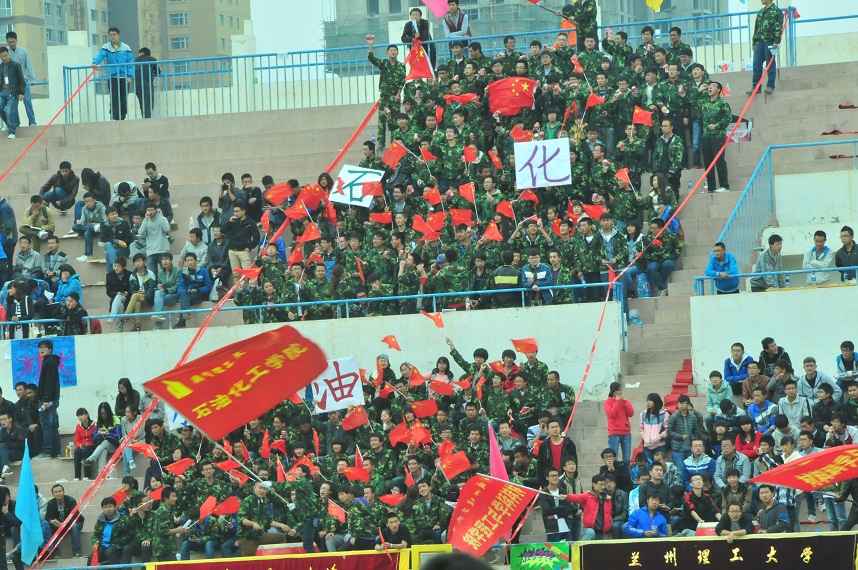 佰富彩主页2013年新生田径运动会圆满落幕