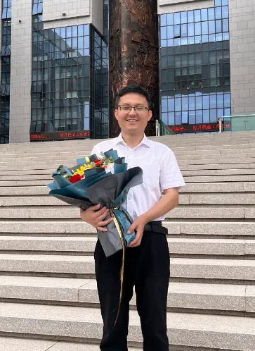 任海伟：躬耕教坛 教书育人 启智润心 立德树人