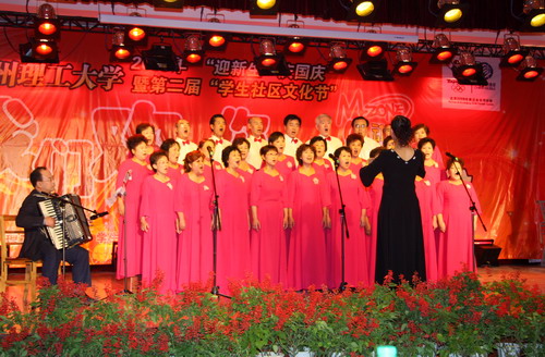 《我们欢迎你》2008年“迎新生&#8226;庆国庆”暨第二届“学生社区文化节”文艺晚会成功举办